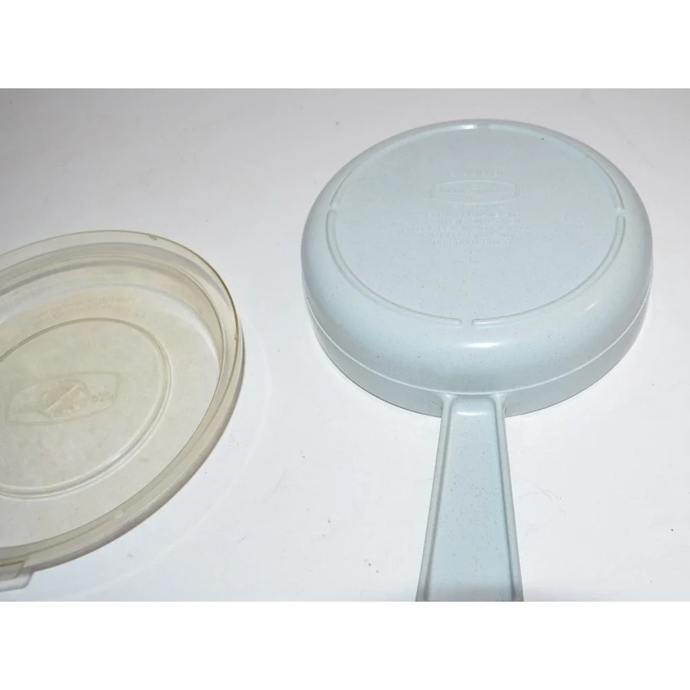 Nordic Ware stains lid